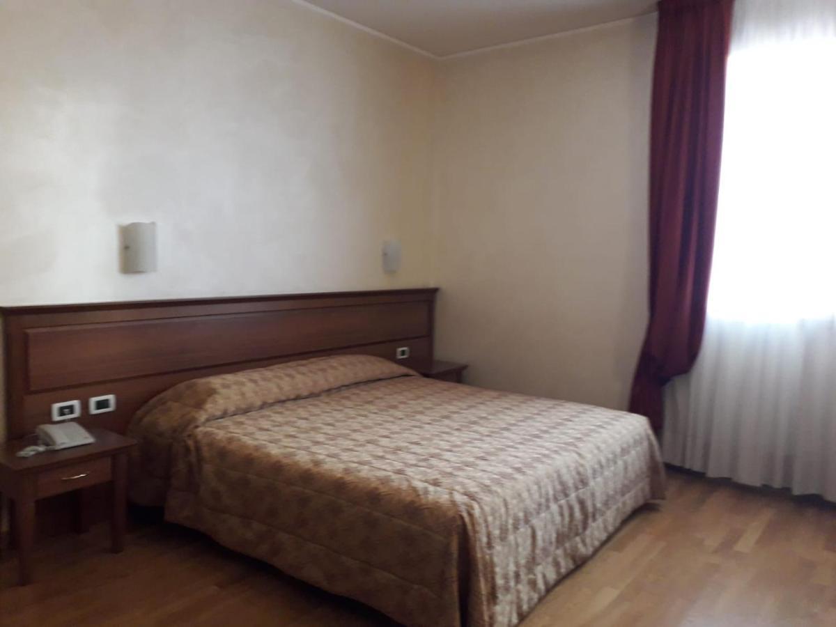 Albergo Ristorante Campanile Azzurro Villafranca Padovana Εξωτερικό φωτογραφία